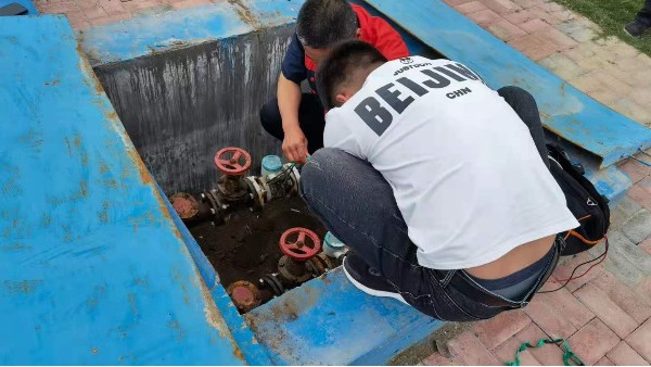 青（qīng）天（tiān）儀表汙水（shuǐ）流量計（jì）使用現場