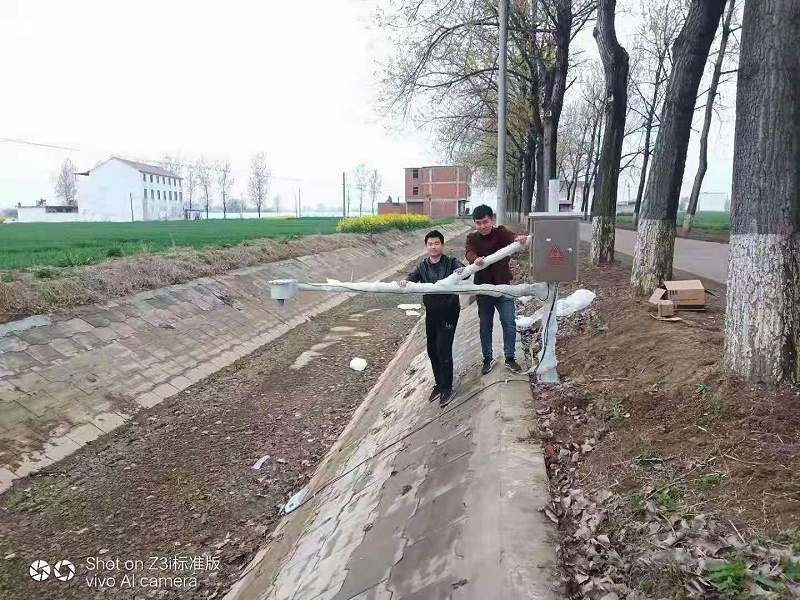 太陽（yáng）能供電 全渠（qú）寬電磁明渠流量計（jì）2